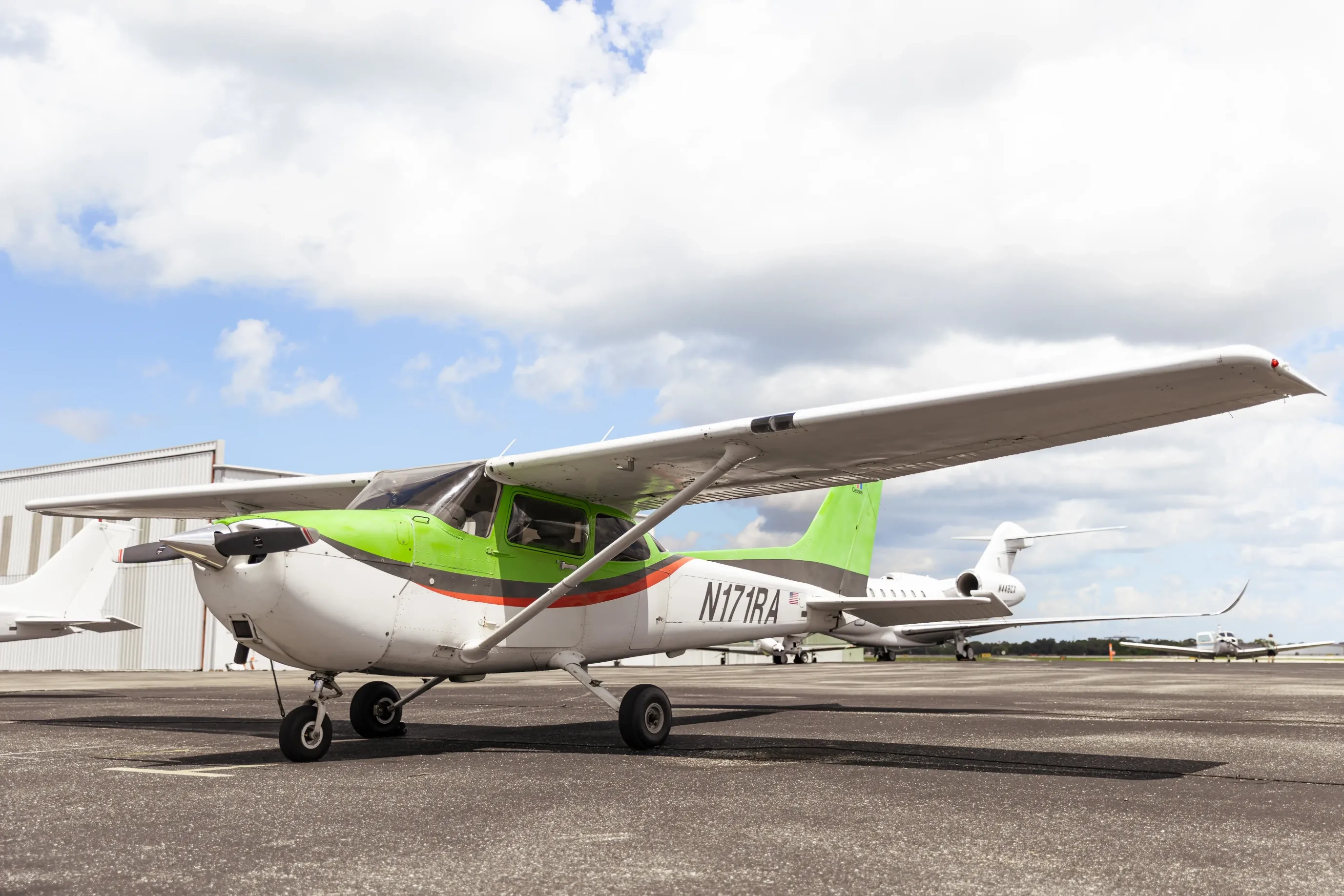 View of the left side of a Cessna 172 Skyhawk on the runway