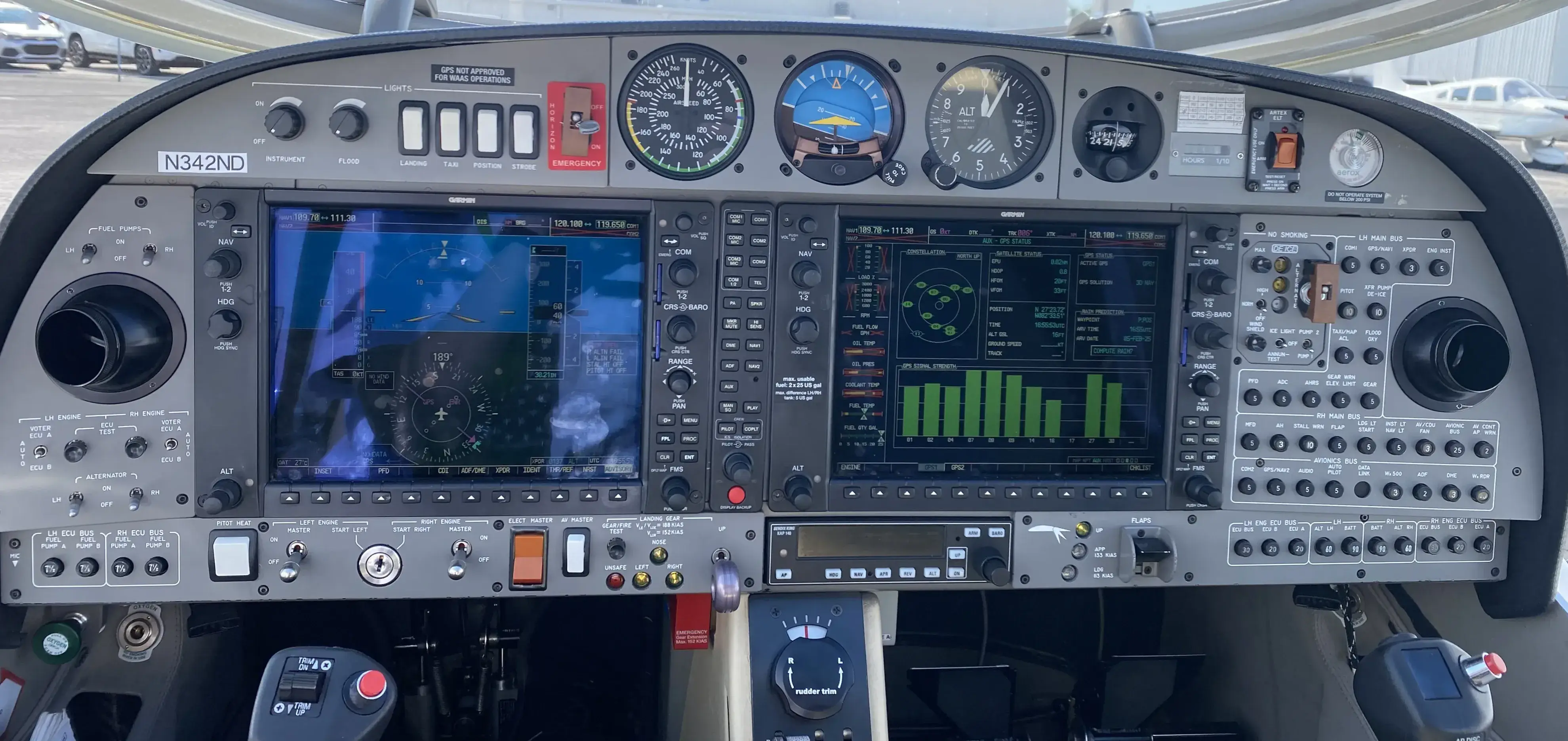 Instrument panel of the Diamond DA42 aircraft